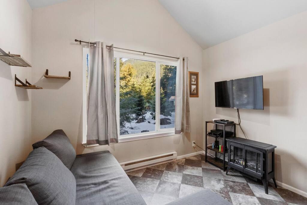 Cozy Tiny Home Steps Away From Mt. Rainier Эшфорд Экстерьер фото
