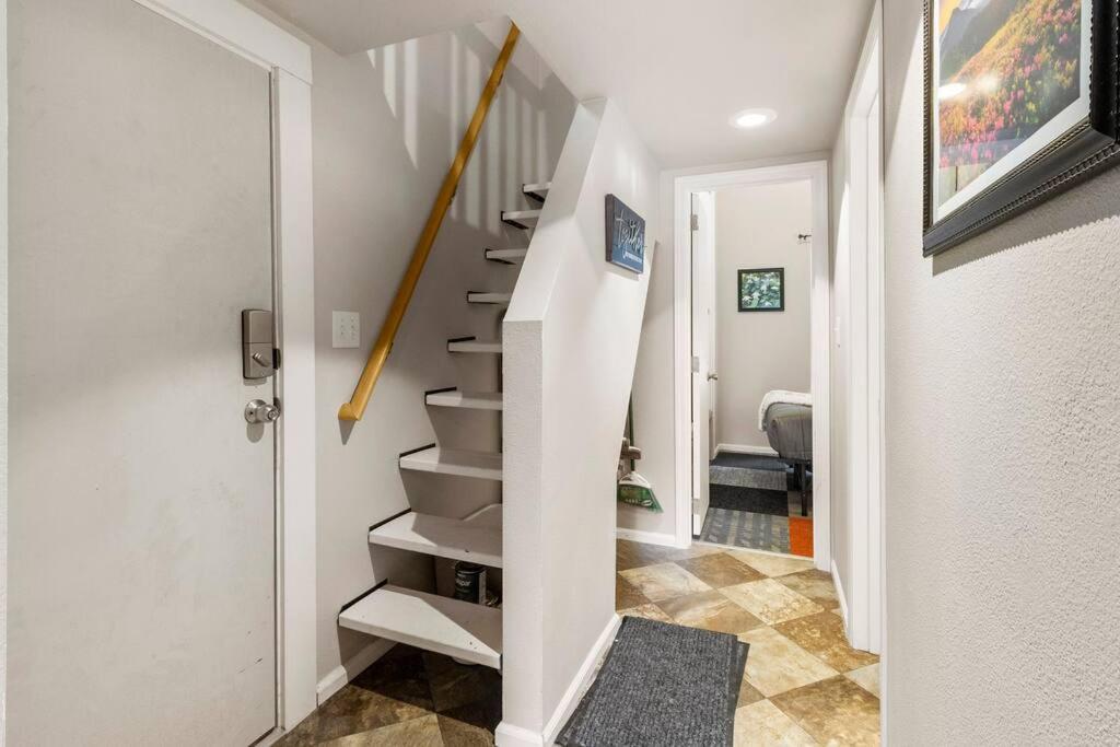 Cozy Tiny Home Steps Away From Mt. Rainier Эшфорд Экстерьер фото