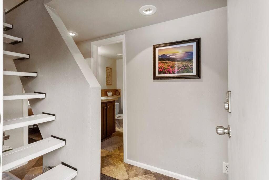 Cozy Tiny Home Steps Away From Mt. Rainier Эшфорд Экстерьер фото