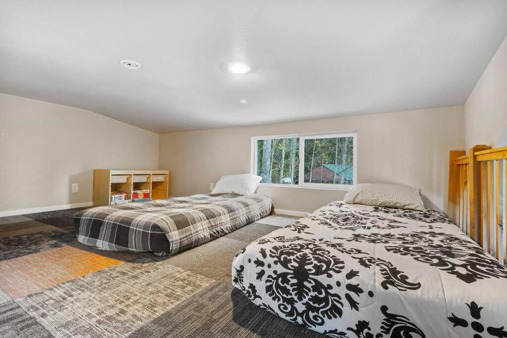 Cozy Tiny Home Steps Away From Mt. Rainier Эшфорд Экстерьер фото